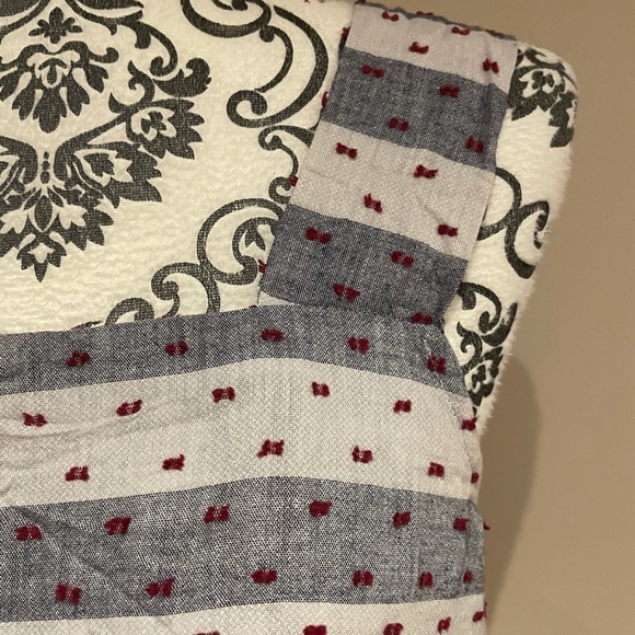 Olive & Oak Textured Tank Top - Picture 2 of 3